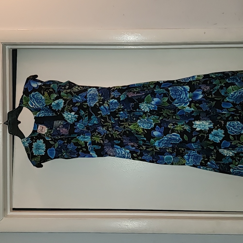 Heart of Haute blue floral swing dress size medium